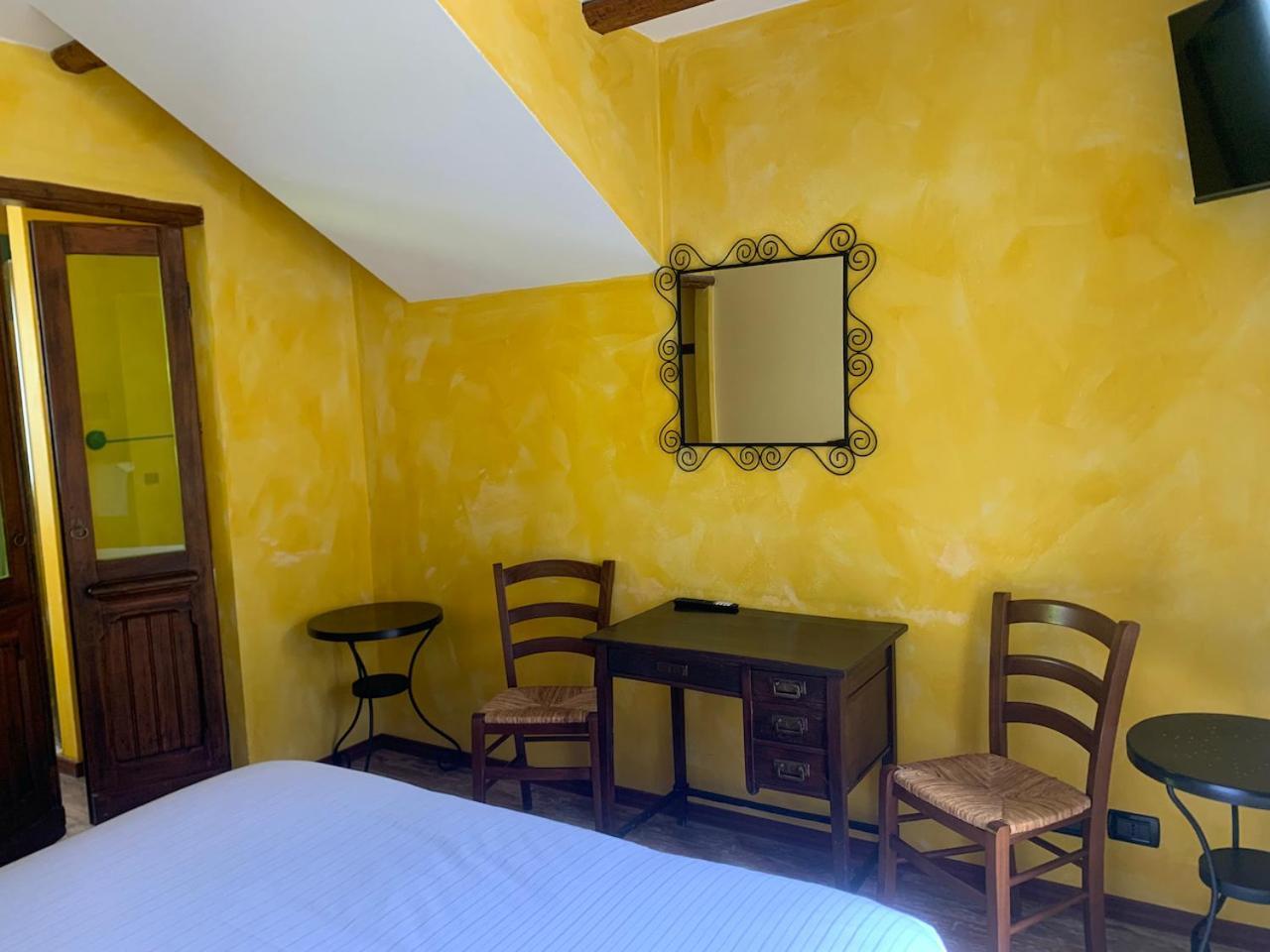 Agriturismo Il Talento Nella Quiete Castiglione dʼIntelvi Exterior foto